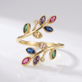 Ring med blader i gull - (justerbar)