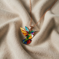 Regnbue kolibri-pendant – "Glede stiger" statement-smykke